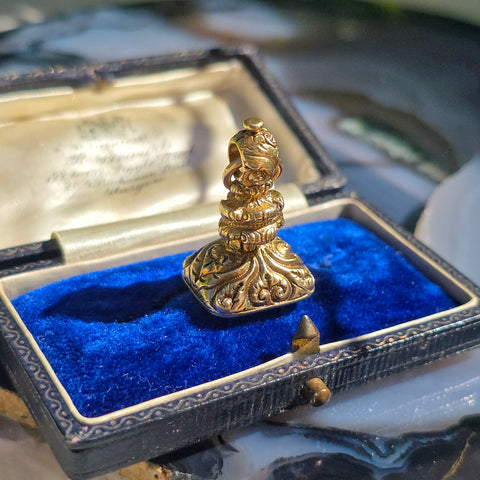 Antique 15K Yellow Gold Seal with intricate Citrine carving | Indulgems