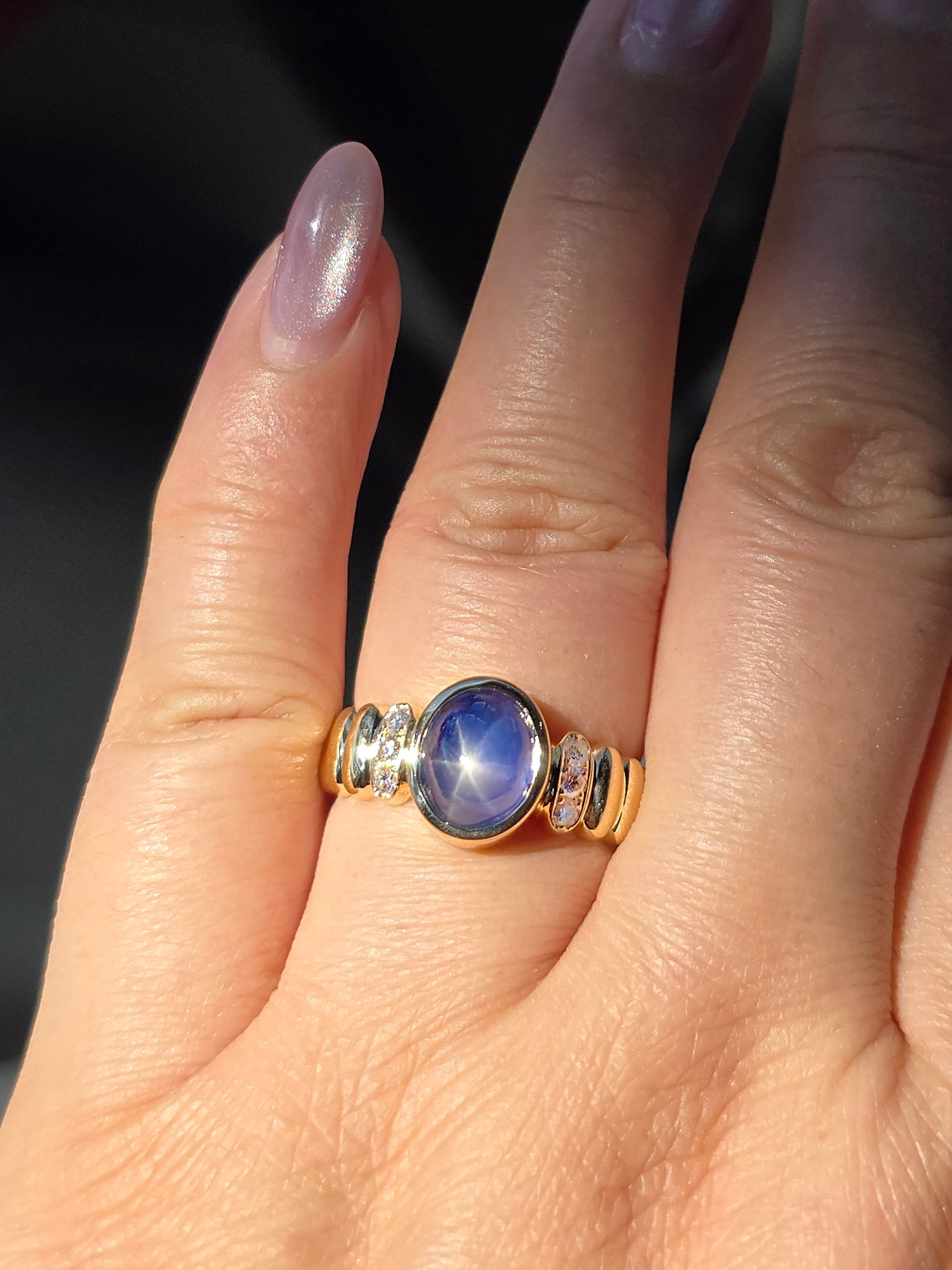 14k Yellow Gold 4.5ct Star Sapphire Cabochon Ring Size 10 | Indulgems | Emma