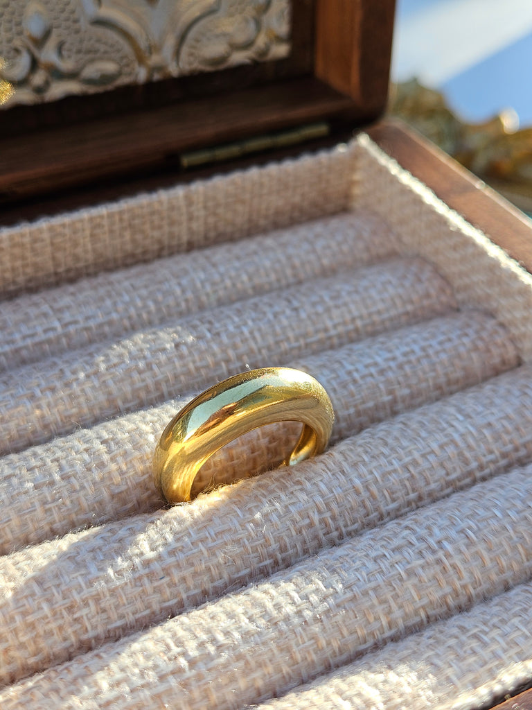 18k Solid Gold Donut Ring Band by Piaget | Indulgems | Antique Vintage Jewelry