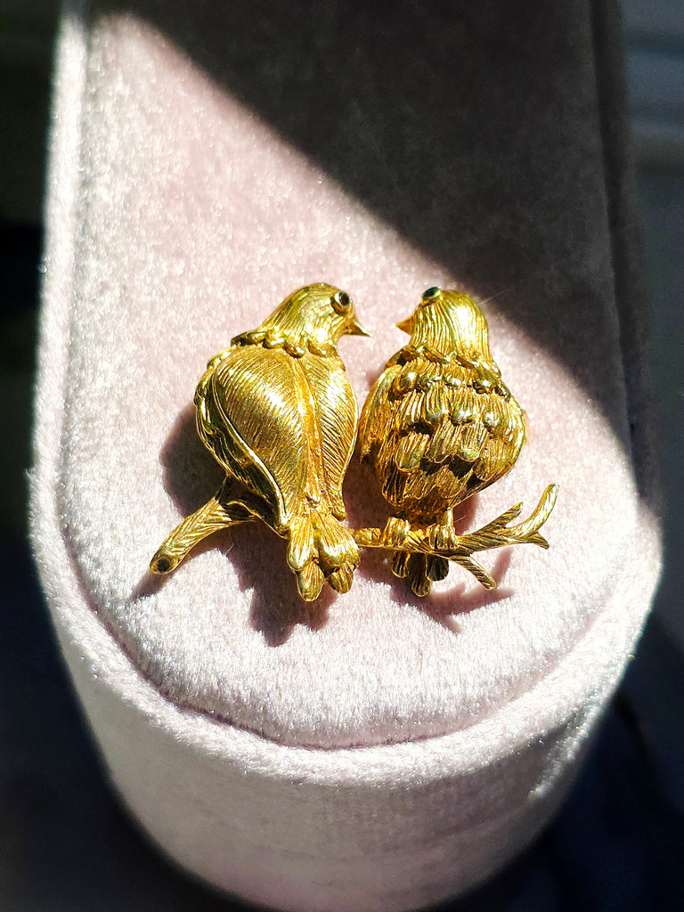 18k Solid Gold Vintage Les Inseparables Lovebirds Brooch | Indulgems