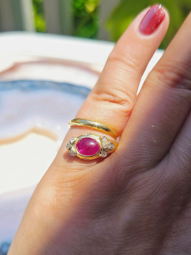 18k Gold Ruby Cabochon & Diamond Serpent Snake Ring sz 6.5 | Indulgems