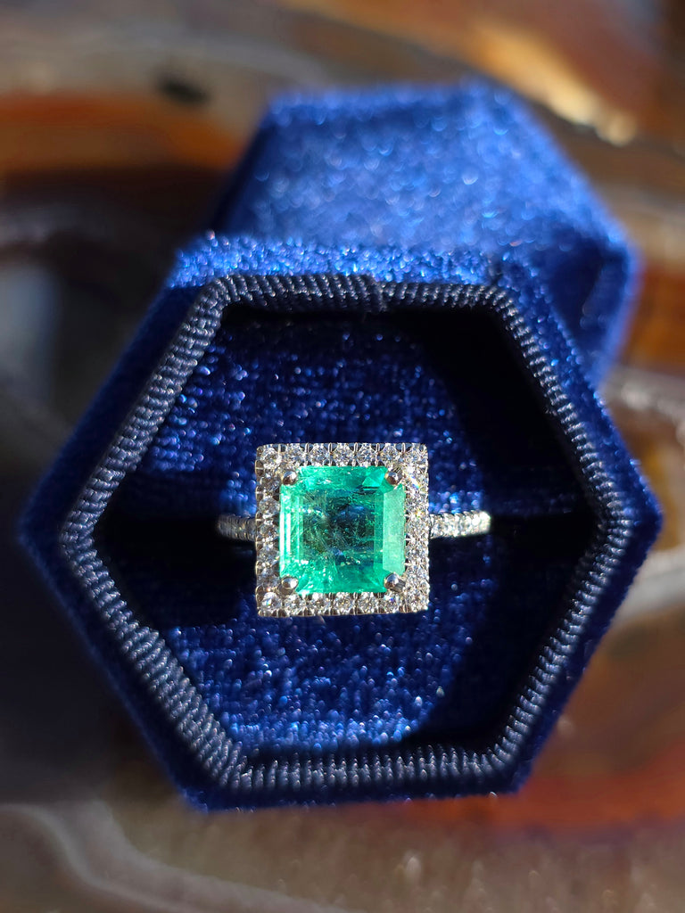 18k Solid Gold 2.2ct Columbian Emerald Diamond Ring Size 7 | Indulgems