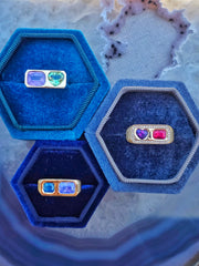 14k Yellow Gold Winza Parti Sapphire Heart & Mahenge Spinel Two Stone Signet Ring Size 10 | Indulgems | Duality