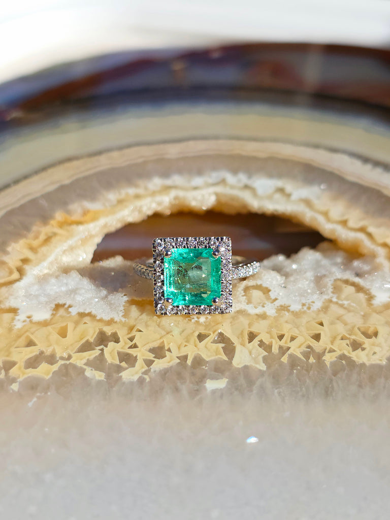 18k Solid Gold 2.2ct Columbian Emerald Diamond Ring Size 7 | Indulgems