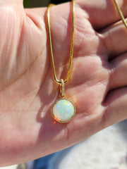 18k Yellow Gold Opal& Diamond Halo Pendant | Indulgems