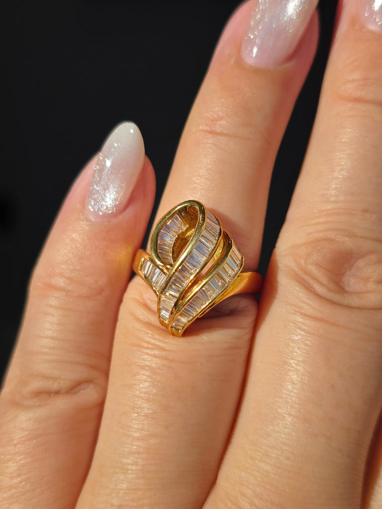 18k Solid Gold Diamond Ribbon Curved Ring Size 7 | Indulgems |Vintage