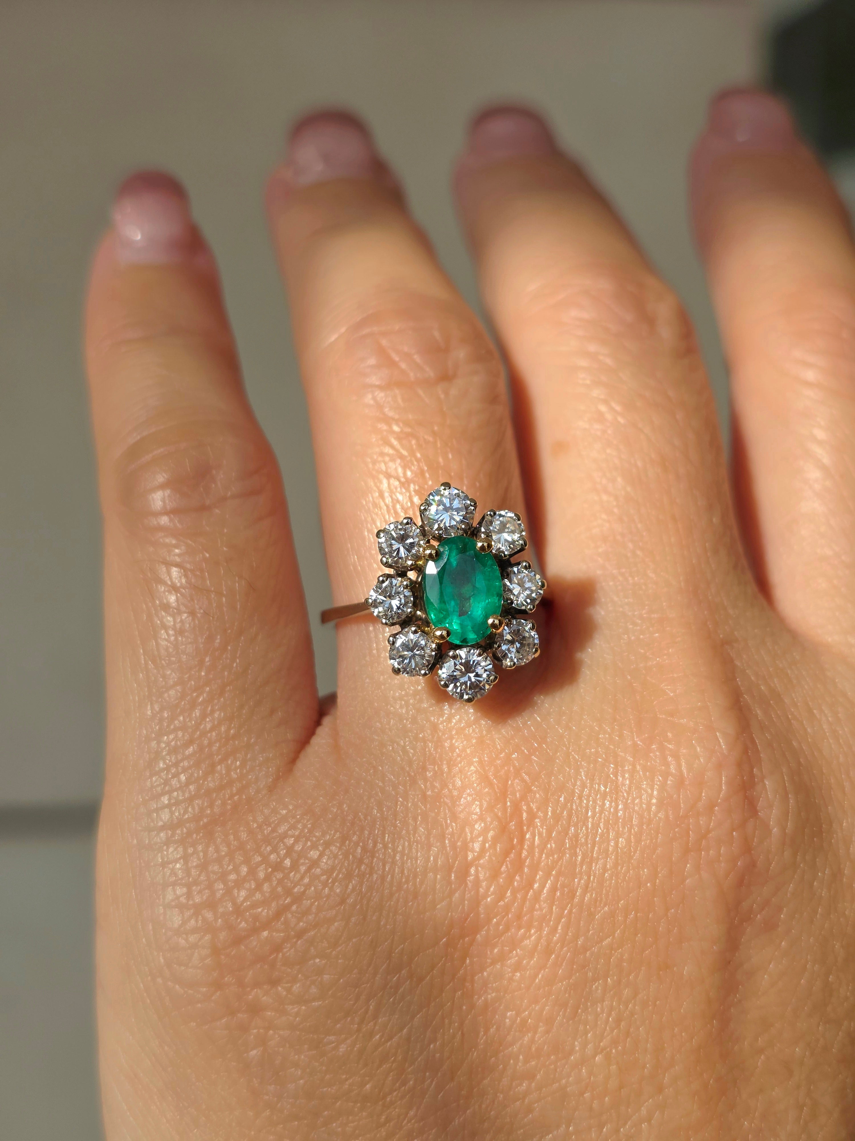 18k gold 2.5ct Colombian Emerald Diamond Daisy Diana Ring Vintage | Indulgems