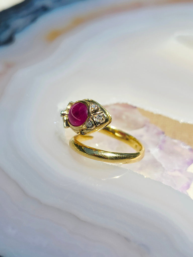 18k Gold Ruby Cabochon & Diamond Serpent Snake Ring sz 6.5 | Indulgems