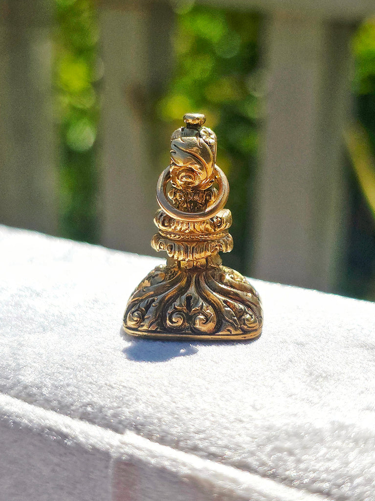 Antique 15K Yellow Gold Seal with intricate Citrine carving | Indulgems