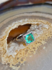 18k Solid Gold 2.2ct Columbian Emerald Diamond Ring Size 7 | Indulgems