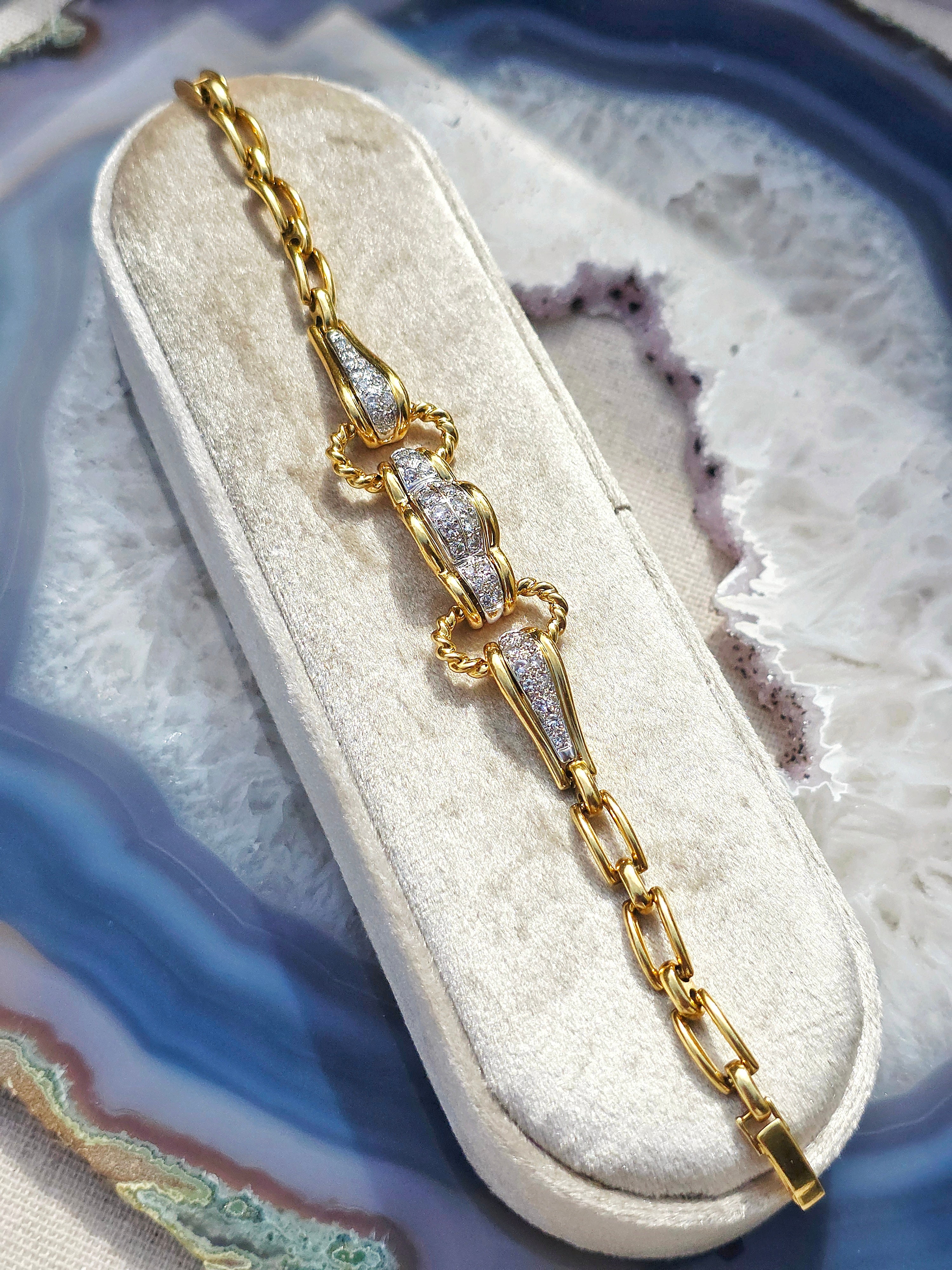 18k Solid Gold Vintage Diamond Bracelet | Indulgems