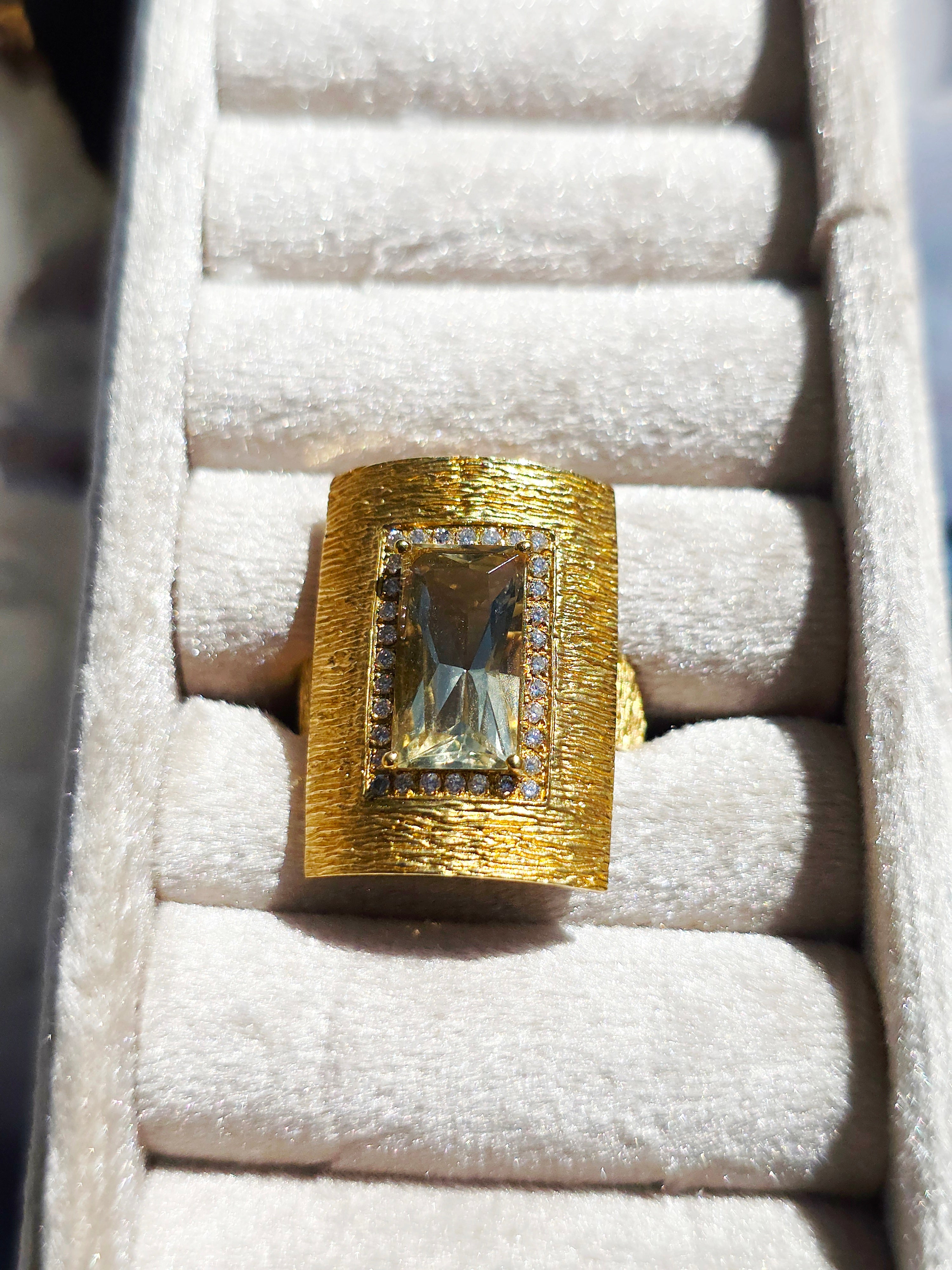 18k Solid Gold Lemon Quartz & Diamond Ring size 8 | Indulgems
