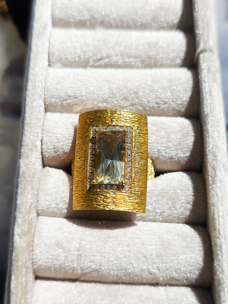 18k Solid Gold Lemon Quartz & Diamond Ring size 8 | Indulgems