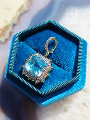 14k Yellow Gold 10ct Santa María Aquamarine Pendant | Indulgems | Aurora Halo