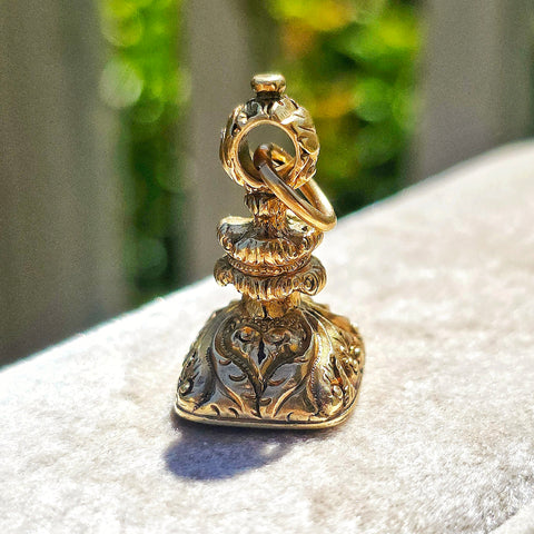 Antique 15K Yellow Gold Seal with intricate Citrine carving | Indulgems
